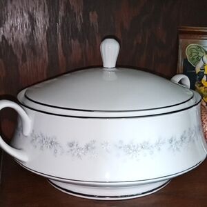 Noritake Marywood Vegetable Server Fine China